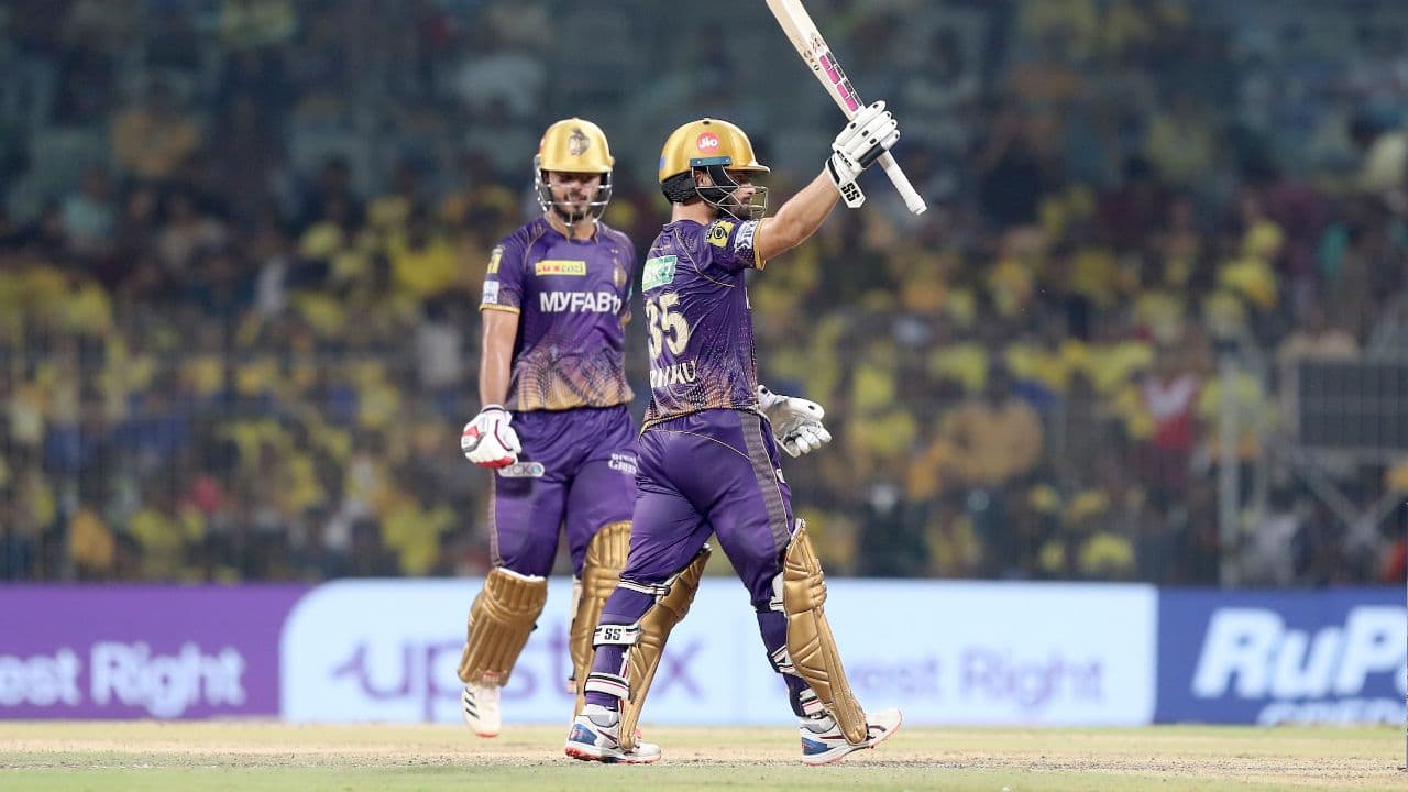 IPL 2023: MS Dhoni's Beautiful Gesture For Rinku Singh After CSK Vs KKR Tie Wins Heart - WATCH Viral Video